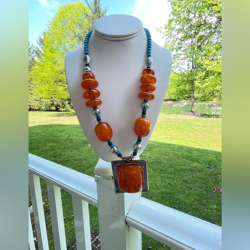 NECKLACE - Picture 2 of 7